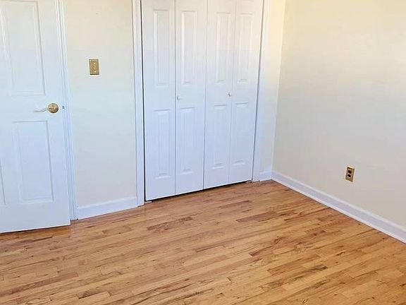 3rd image of 31 Tudor St