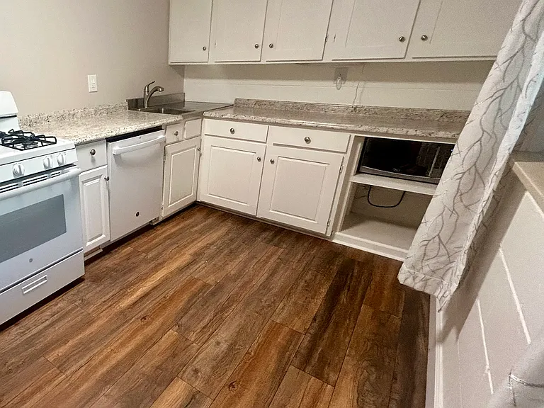 15165 Deby Dr — Photo 18