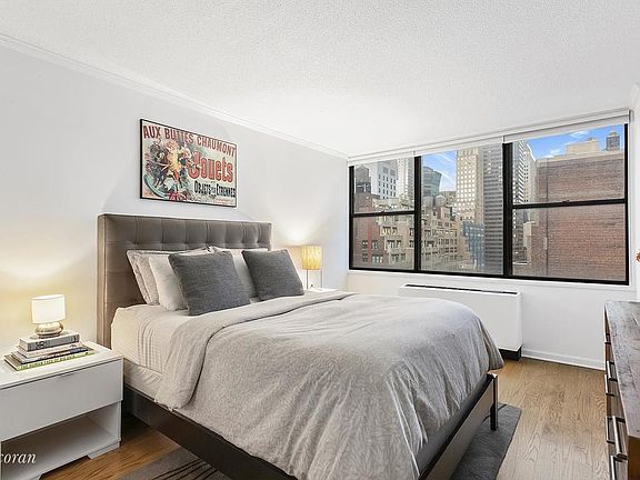 3rd image of 301 E 45th St APT 20E