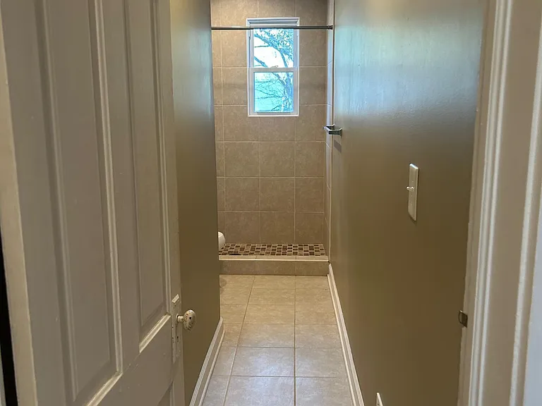 240 E New Hampshire Ave — Photo 33