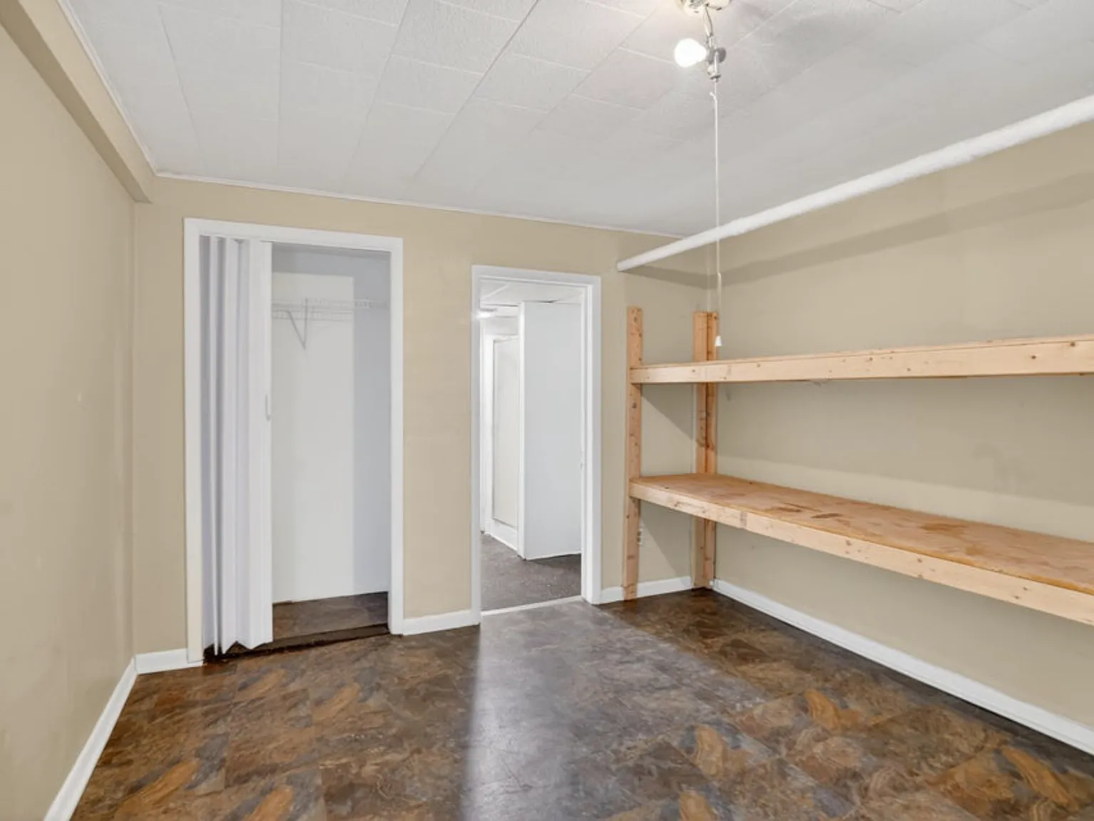 1 bed, 1.5 bath, 1000 sqft, $1,000 — Photo 1
