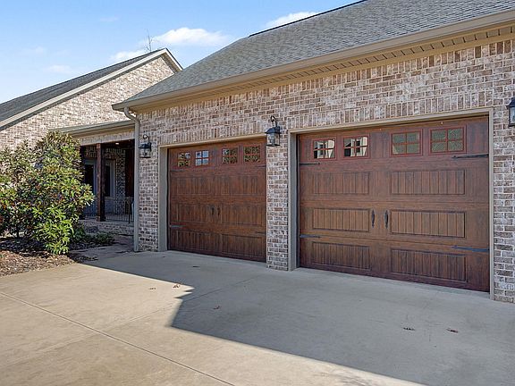 4th image of 105 Longleaf Way