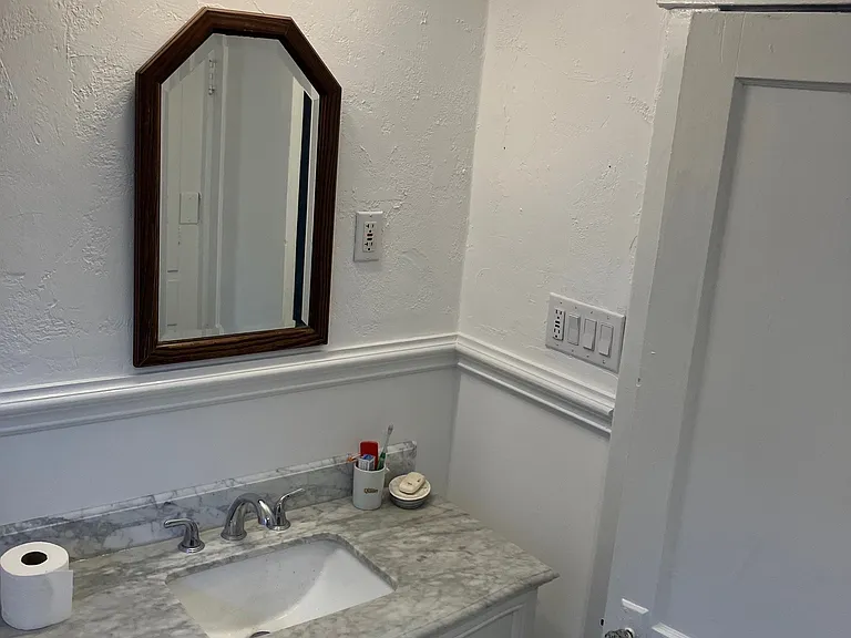 787 Newell St — Photo 3