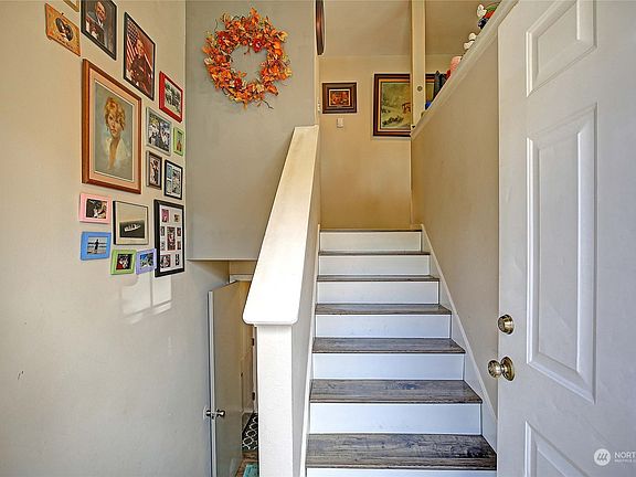 3rd image of 3035 Sauk Drive