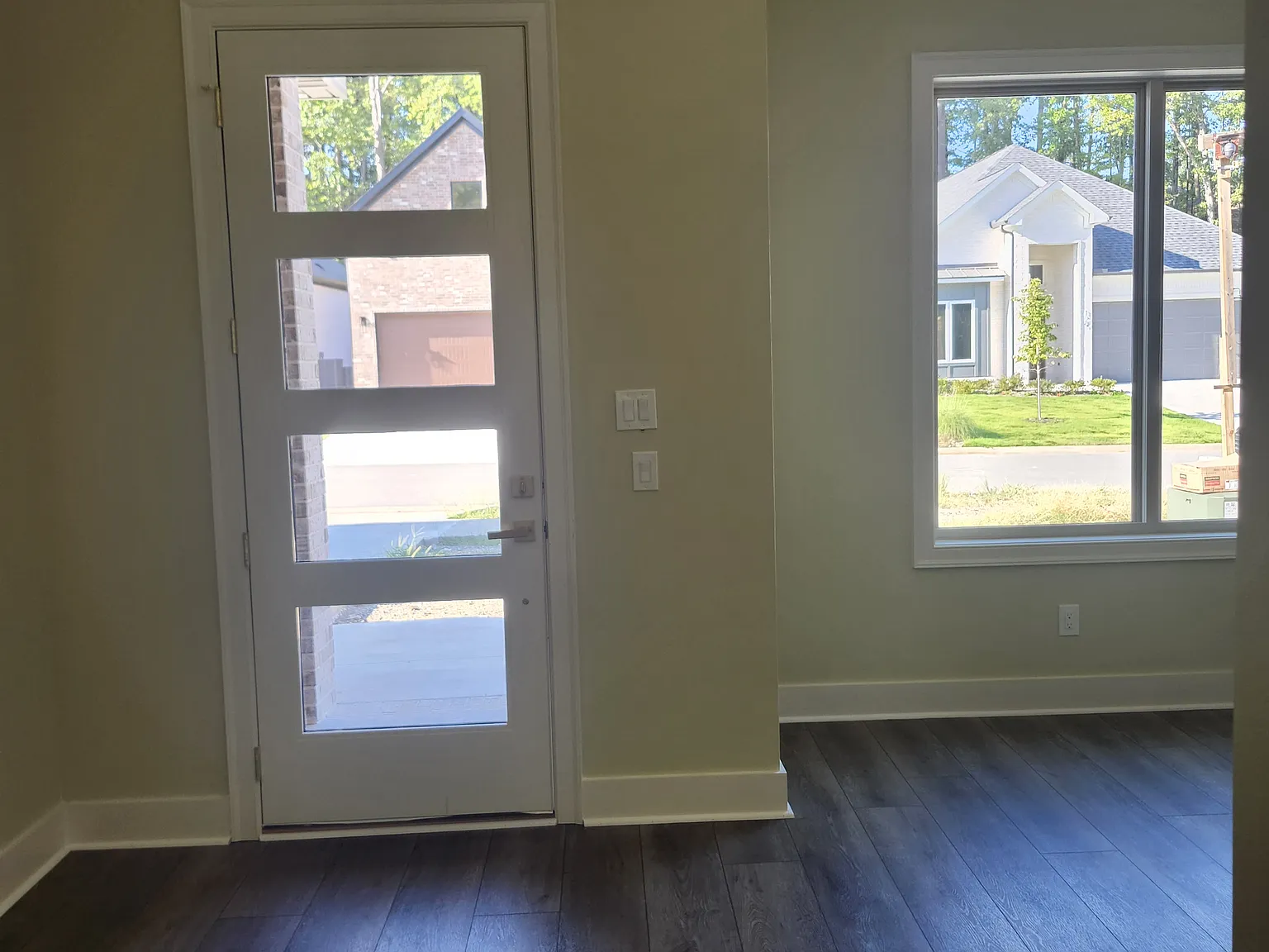 4 bed, 2450 sqft, $3,800 — Photo 2