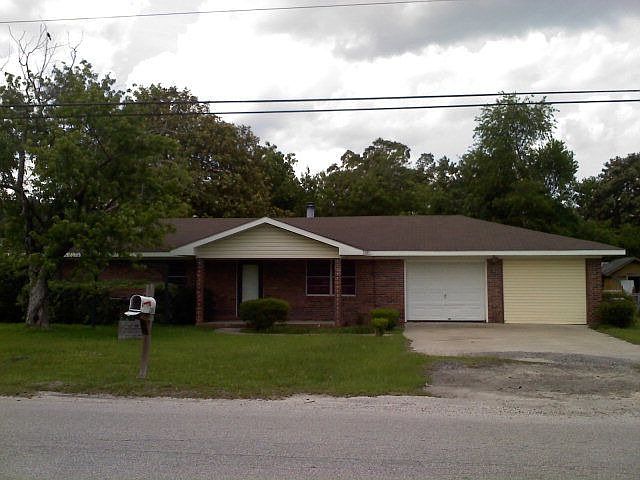 1st image of 106 N Lake Dr