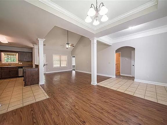 3rd image of 37 Cedarwood Ct