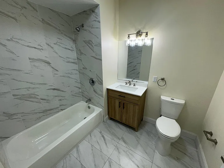 668 Communipaw — Photo 17