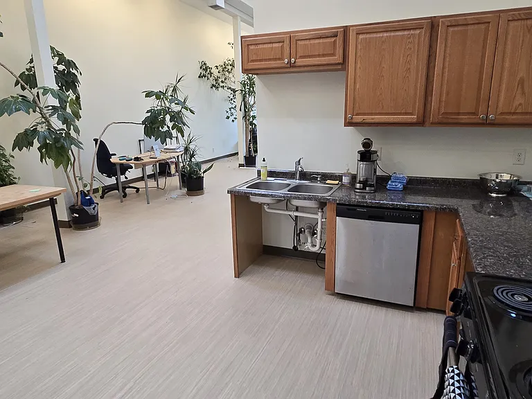 425 Cedar Ave #2 — Photo 11