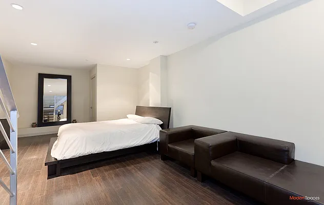 Sold by Modern Spaces | media 5
