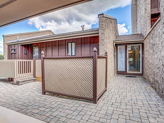 3rd image of 61 Wellington St #61