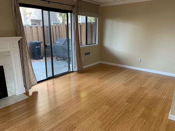 5th image of 2611 S Park Ln