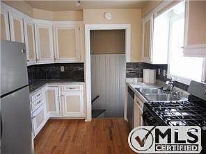 4th image of 14852 Aster Ave