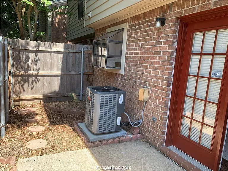 1904 Dartmouth St #K3 — Photo 12