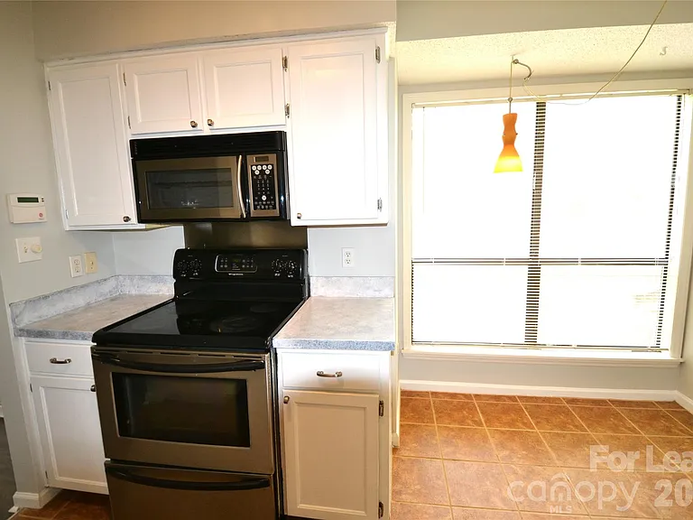 7124 Winery Ln — Photo 10