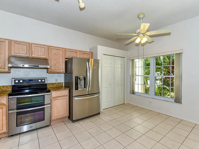 6221 Foxglove Ln — Photo 6