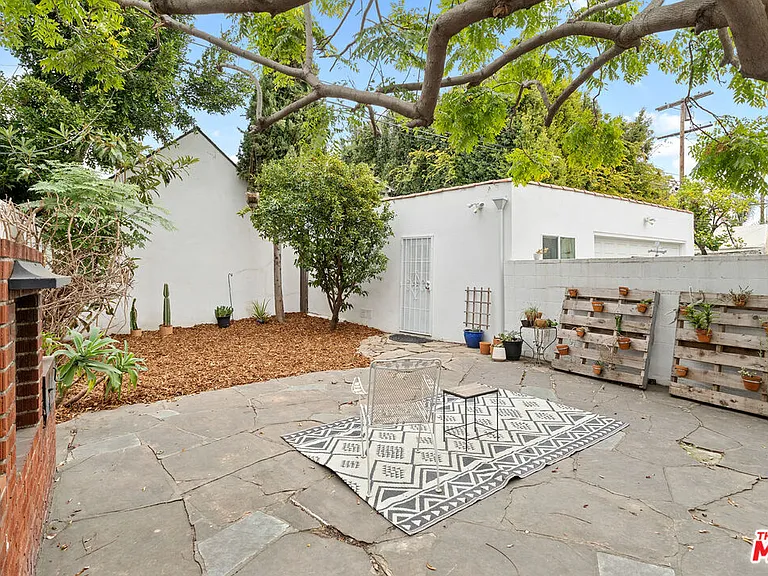 6611 W 6th St — Photo 36