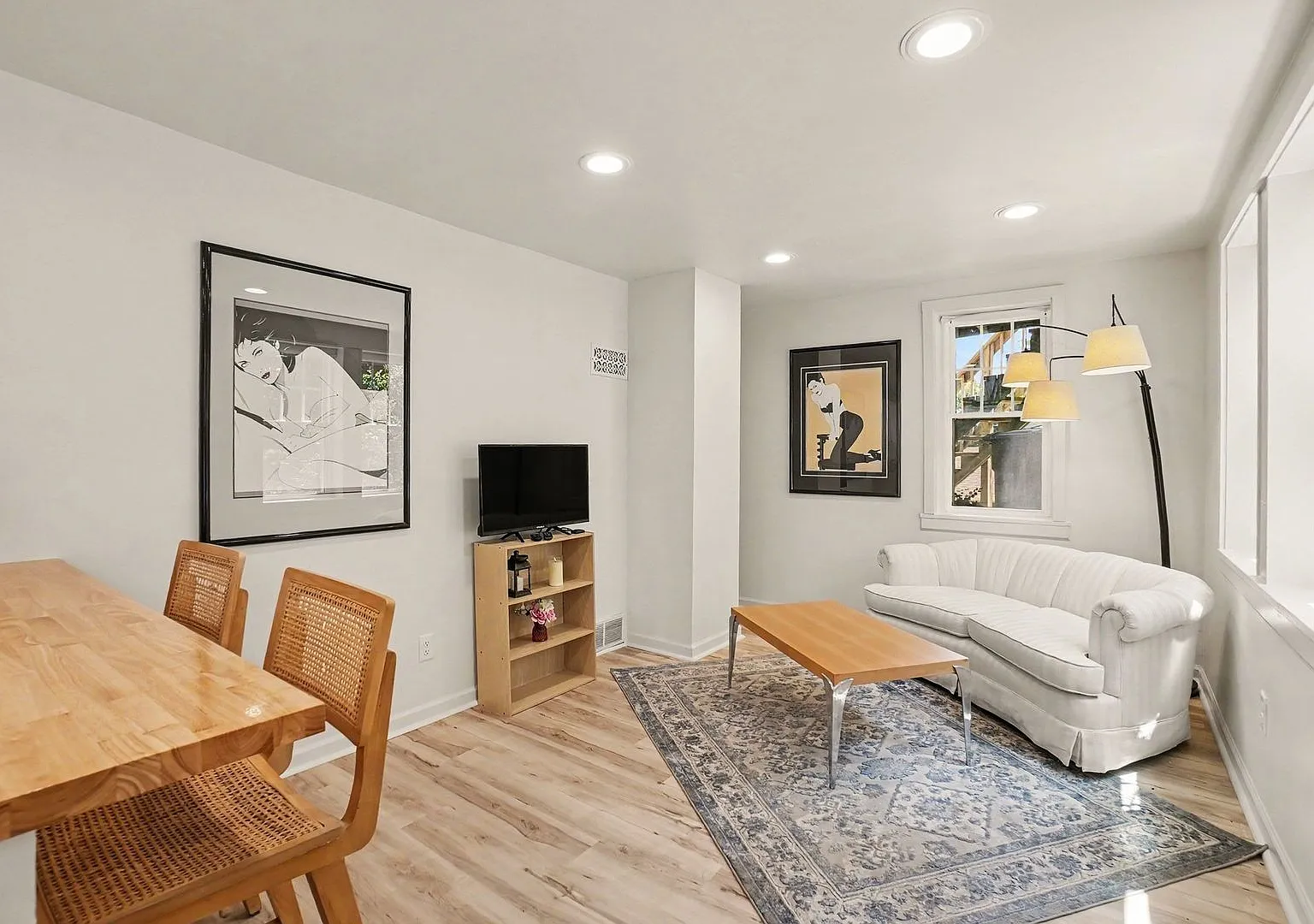 Fully Furnished Private 2 Bed + 2 Bath Apartment in Historic Omaha Home — Photo 3