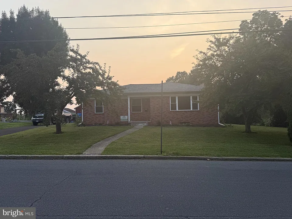 462 N Pleasant Ave
