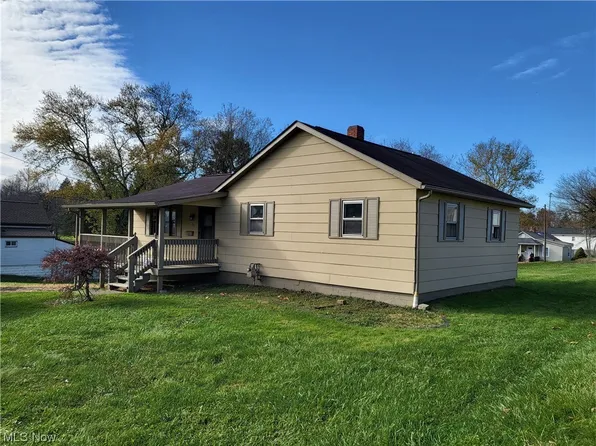 365 White Oak Ave, Zanesville, OH 43701