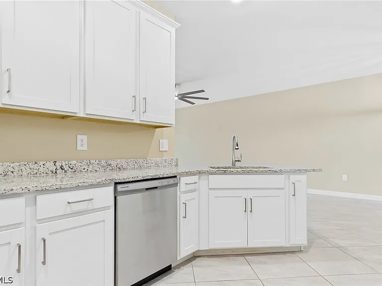 14050 Pine Lodge Ln — Photo 9