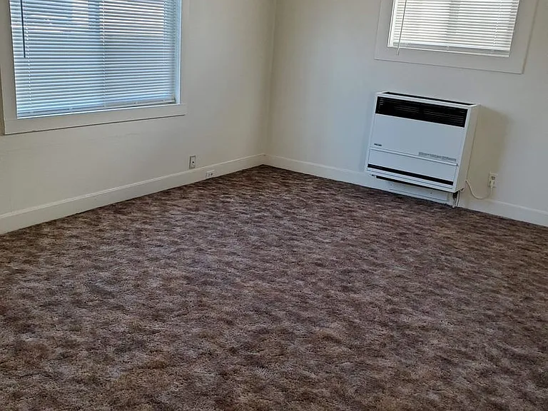 426 Richmond St — Photo 4