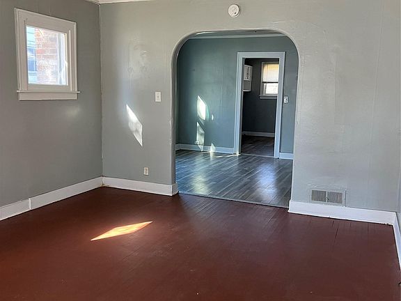 3rd image of 936 Stocker Ave