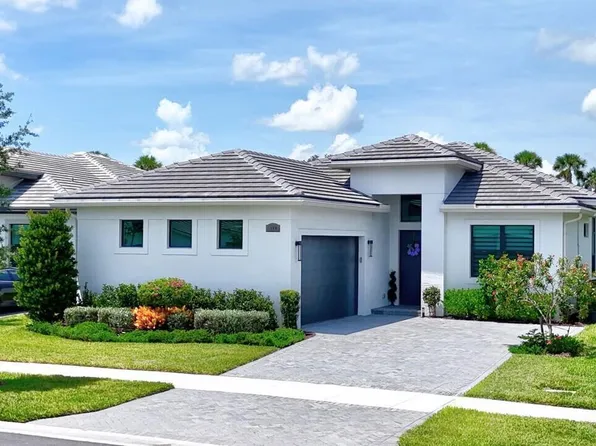 9084 SW Arco Way, Port Saint Lucie, FL 34987