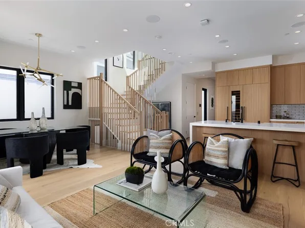 2322 Pacific Dr, Corona Del Mar, CA 92625