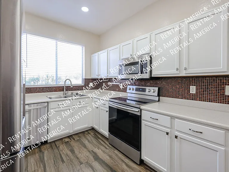 15428 W Mauna Loa Ln — Photo 16