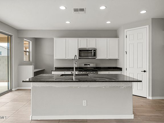 5th image of 9015 W SAN JUAN Avenue
