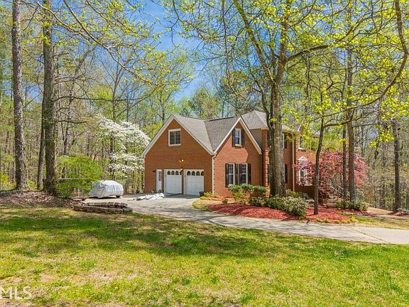 3rd image of 5130 Holly Springs Dr