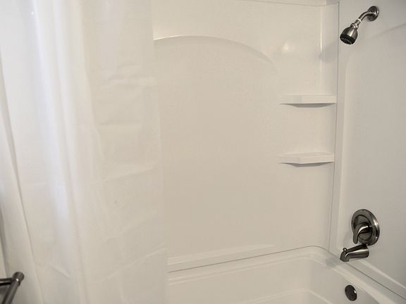 Master bathroom tub/shower