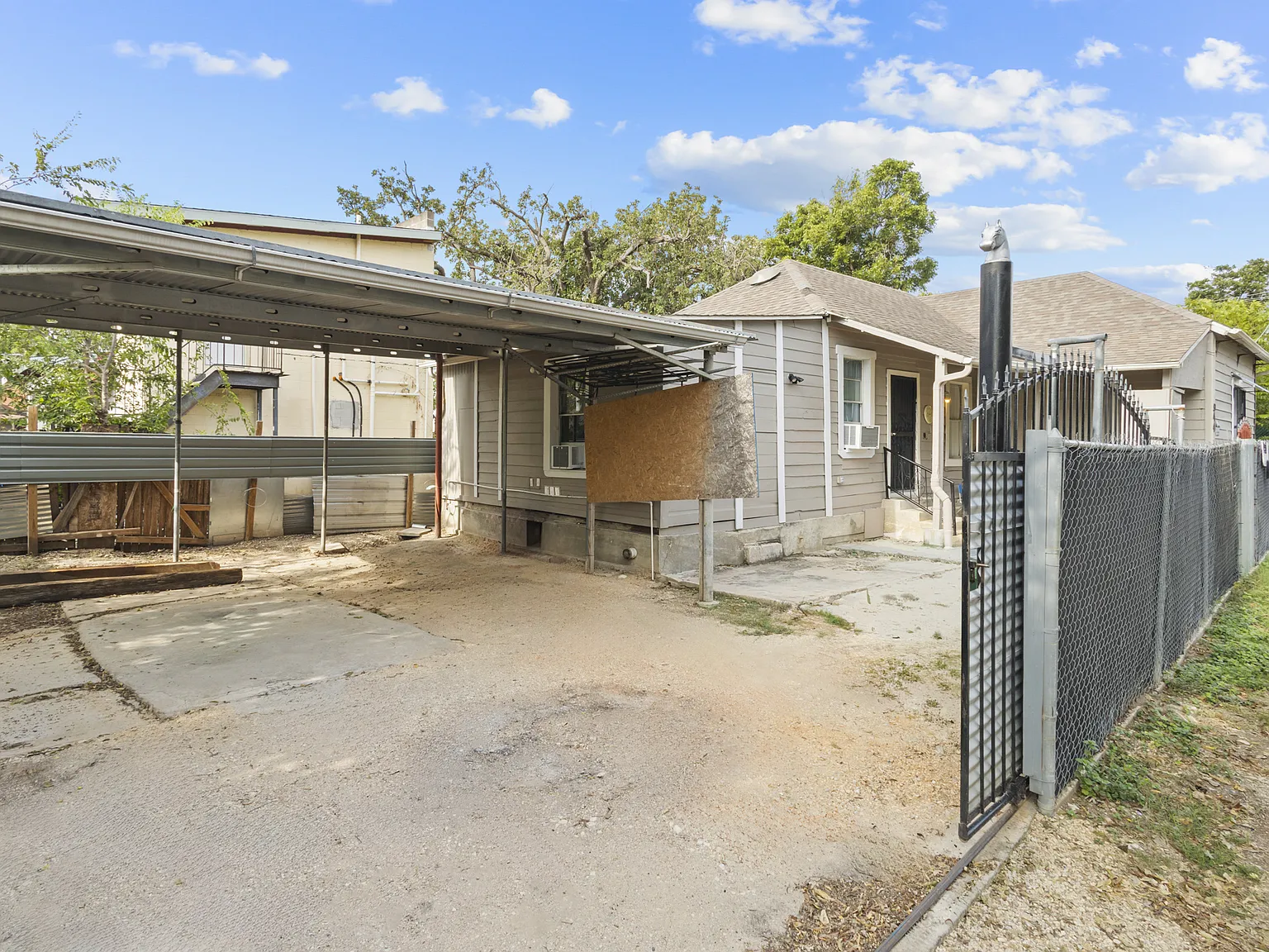 3 bed, 1020 sqft, $1,300 — Photo 3