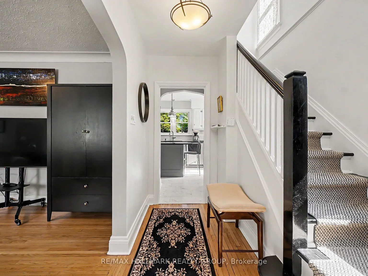 3 bed, $4,195 — Photo 2