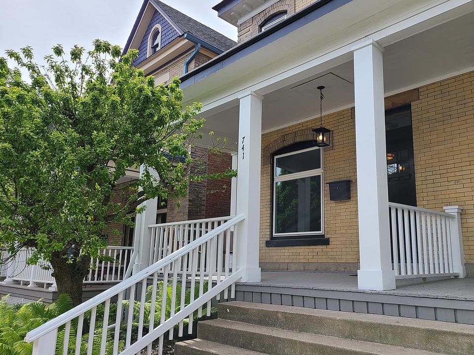 741 Oak Street
