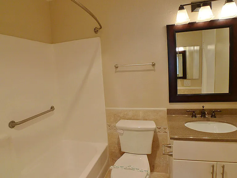 Villa De Adel Apts — Photo 82