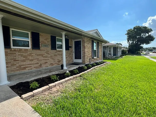 3 bed, 1450 sqft, $2,200 — Photo 2