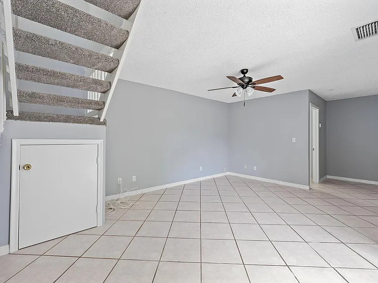 352 Prestwick Cir #1 — Photo 2