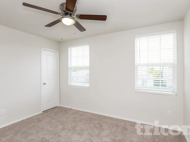 5672 McClelland St — Photo 9