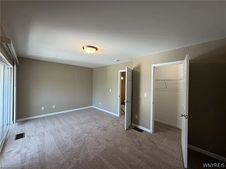 723 Robin Rd — Photo 6