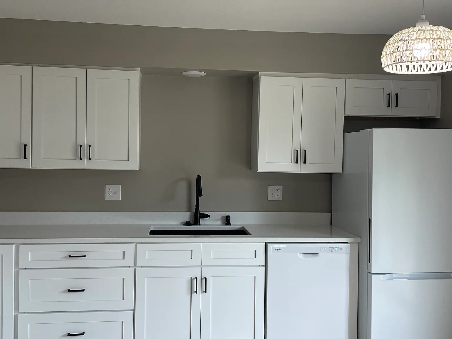 3 bed, 1480 sqft, $2,100 — Photo 4