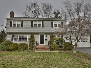 2 Glen Rd, Park Ridge, NJ 07656