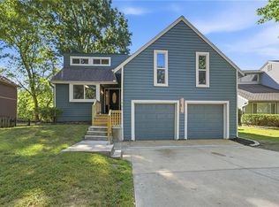 1809 NE Gatewood Dr, Lees Summit, MO 64086