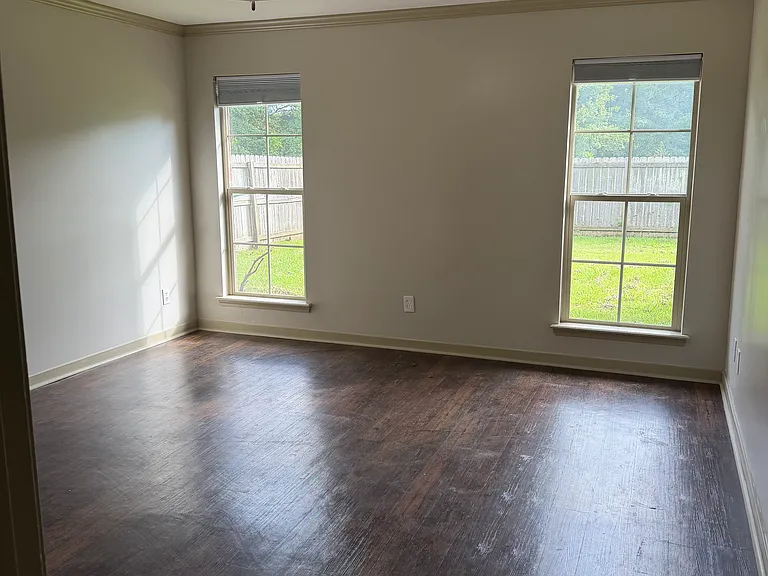 516 Brighton Trl — Photo 12