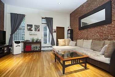 Rented by Avi Nash Associates