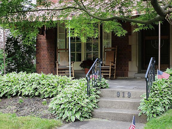 2nd image of 919 Center St