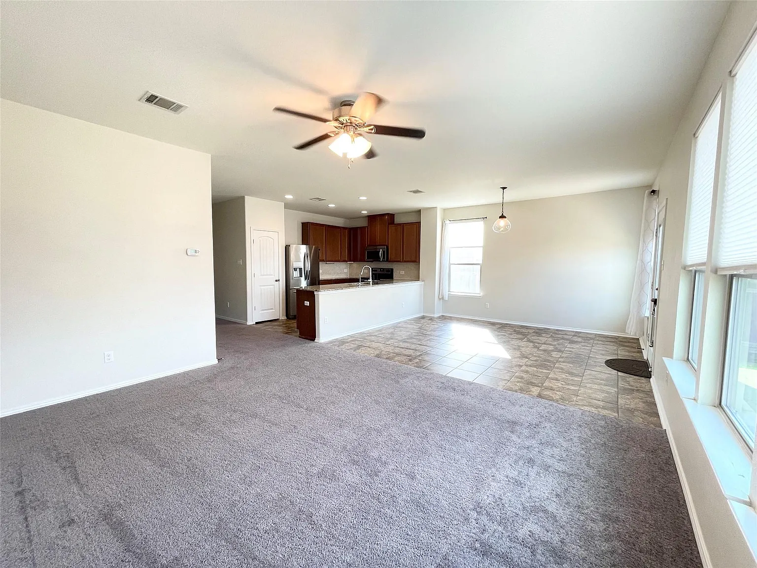3 bed, 2.0 bath, 1684 sqft, $1,950 — Photo 2