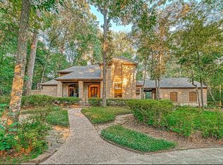 60 Village Hill Ln, Conroe, TX 77304
