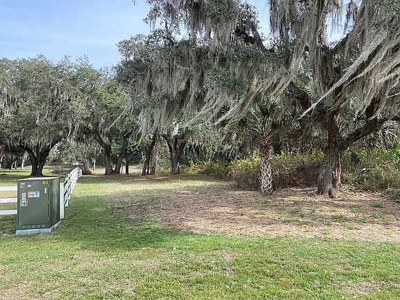 4th image of Silent Ridge Dr